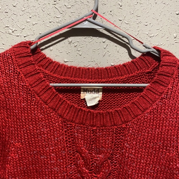 Red sweater - Picture 2 of 6